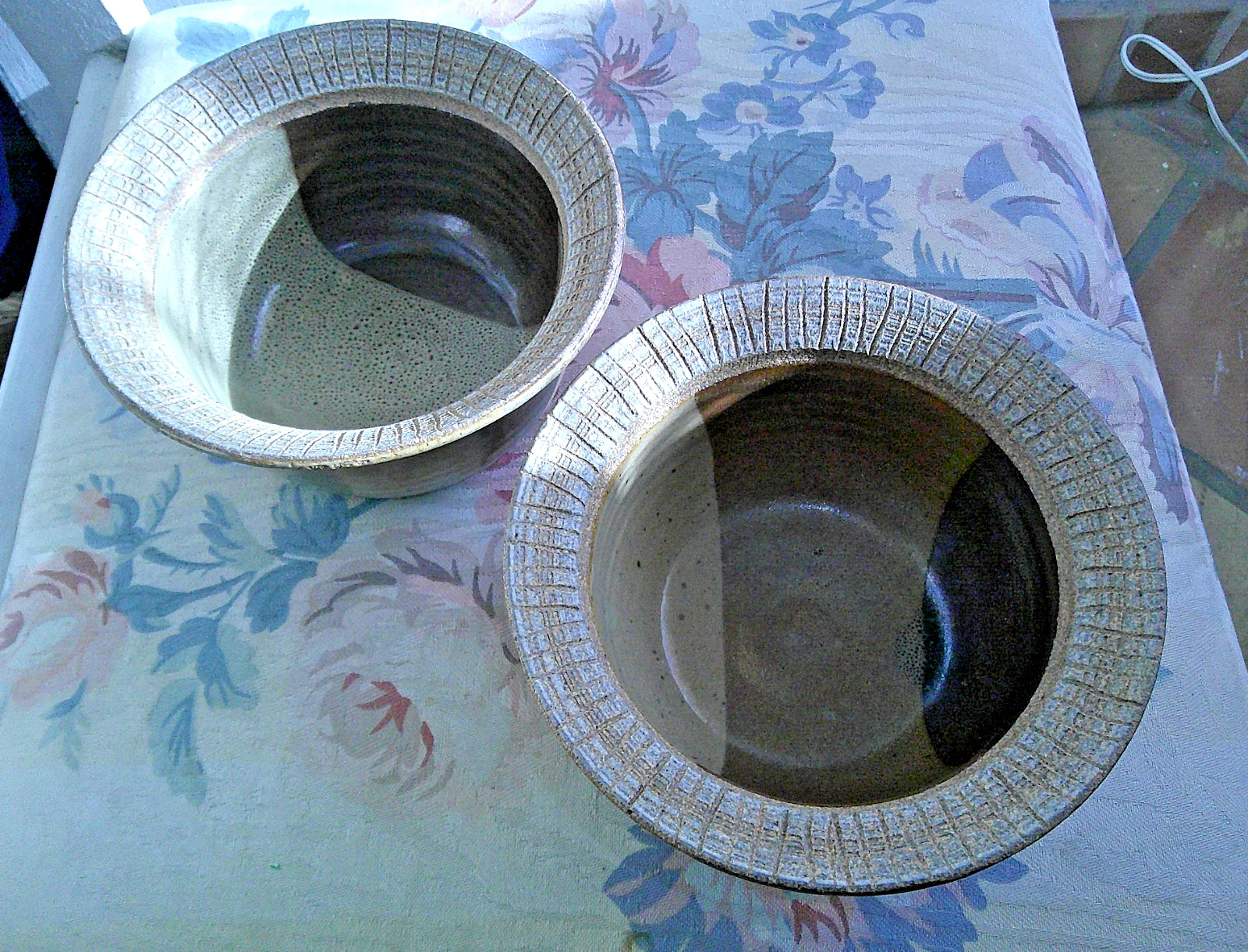 Handmade Studio Pottery Rustic Glossy Stoneware Bowl Browns Signed ‘Houston’?