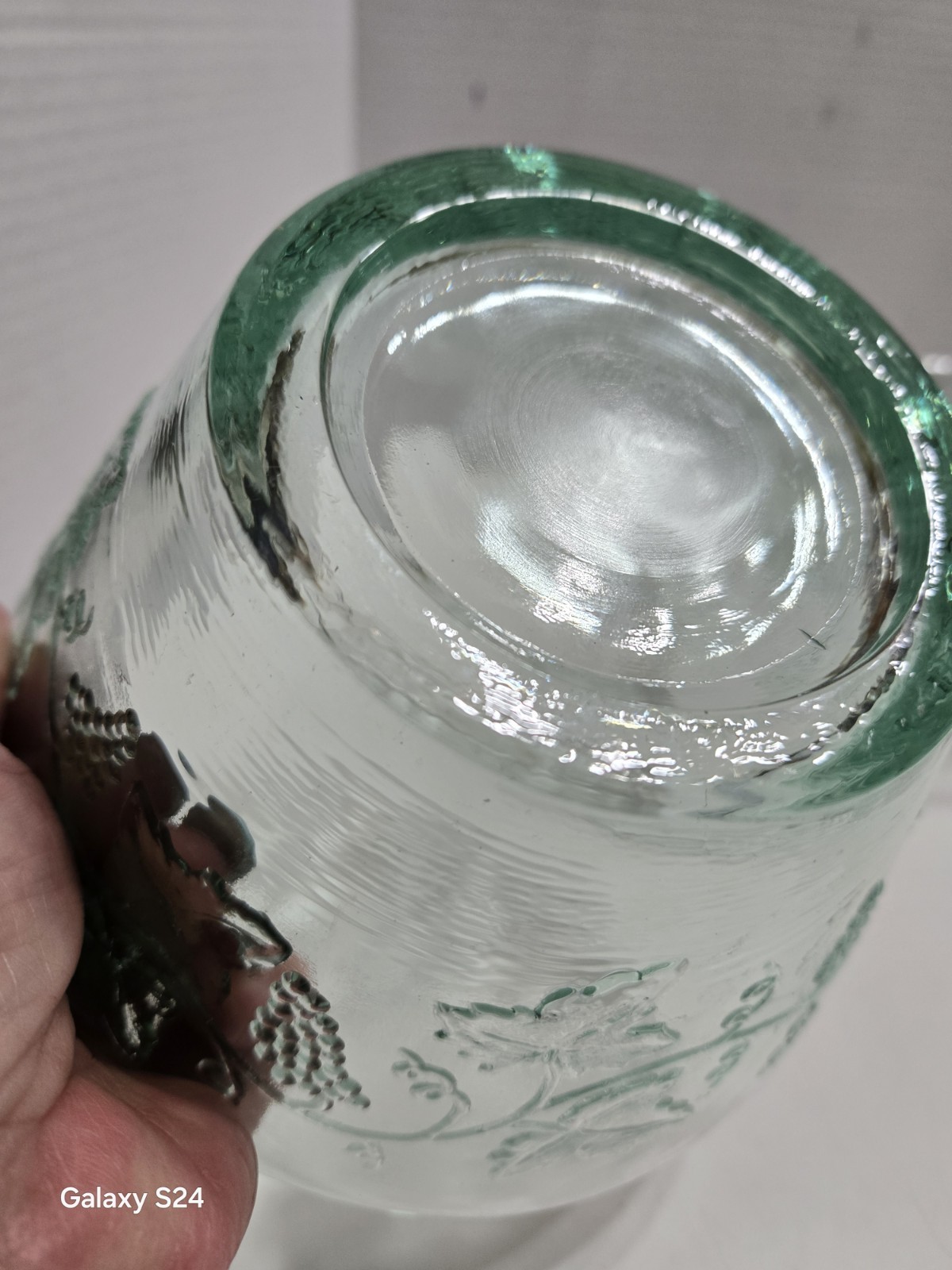 Vintage Set Of (2) RECYCLED GLASS With Raise Leaf And Grapevine Pattern Bowls