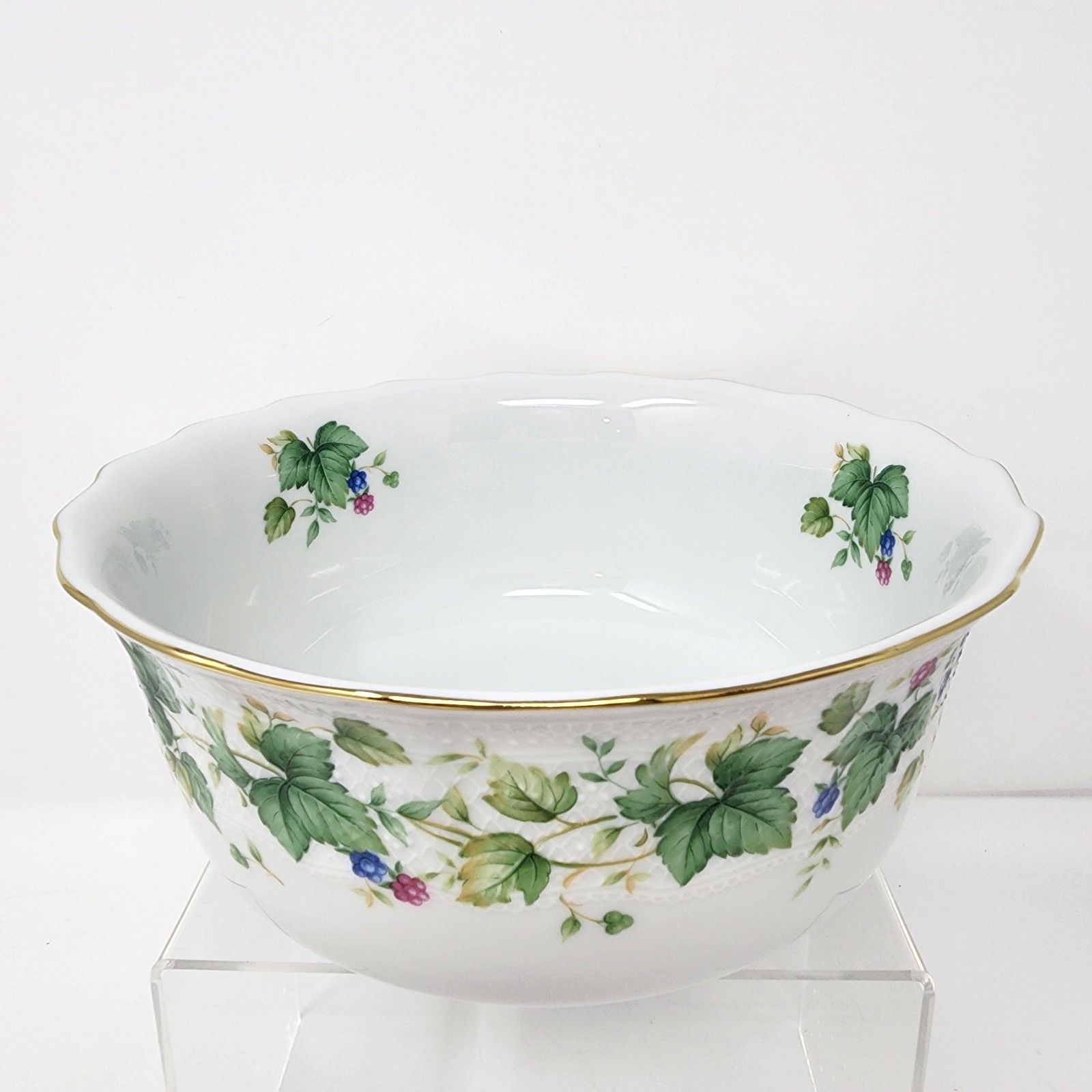 Andrea by Sadek Vineyard 7″ Round Vegetable Bowl Berries Japan Vintage