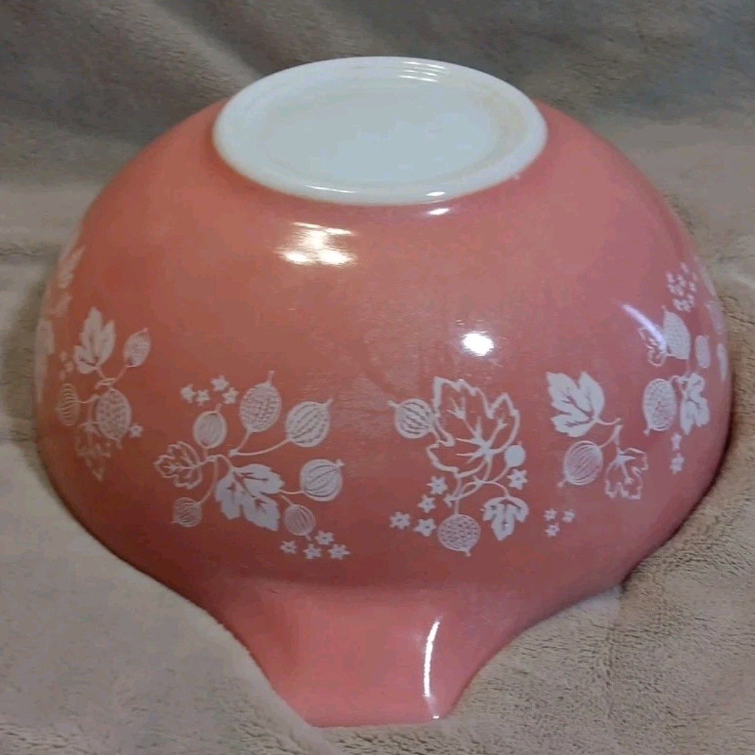 Vintage PYREX Pink Gooseberry 4 Qt Cinderella Mixing Bowl #444