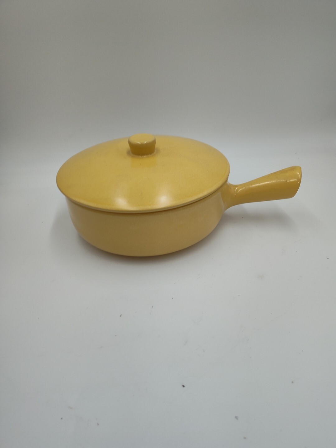 Vintage La Solana Yellow Pottery Stoneware Ceramic Covered Casserole Pan 7.25″
