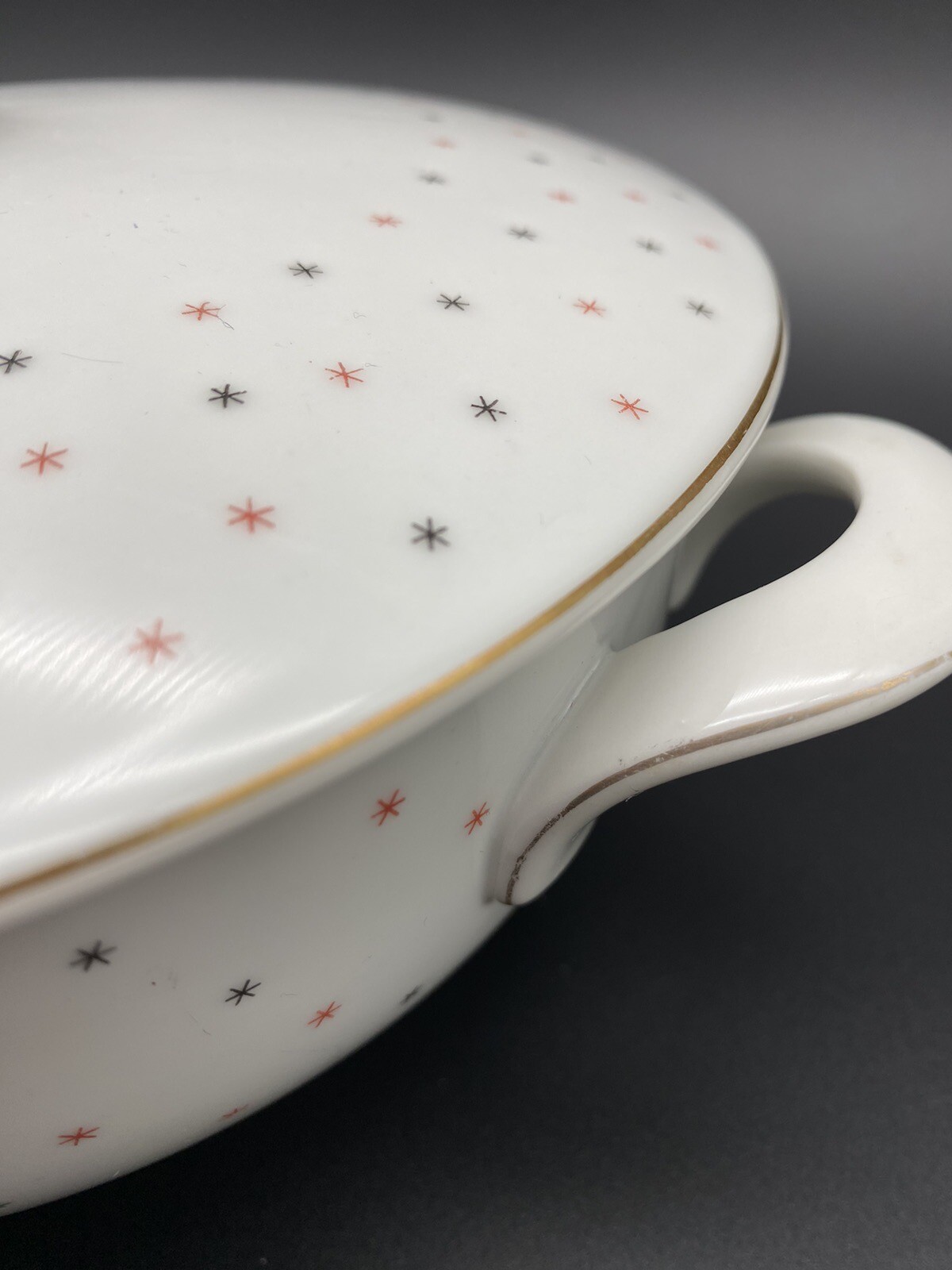 Porzellanfabrik Arzberg Bayern White Handled Covered bowl W/ Gold finial Stars