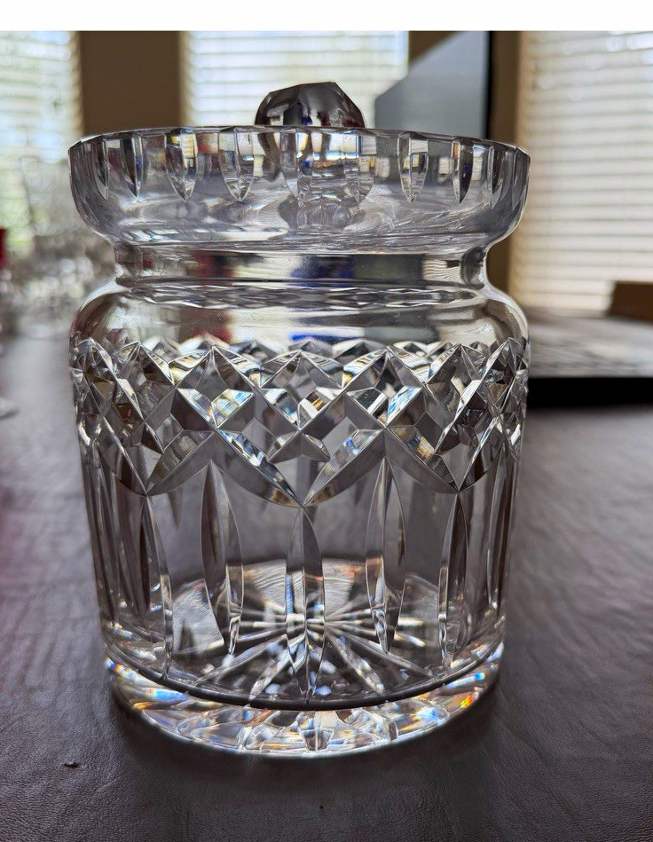 Beautiful Waterford Lismore Biscuit Barrell and Lid