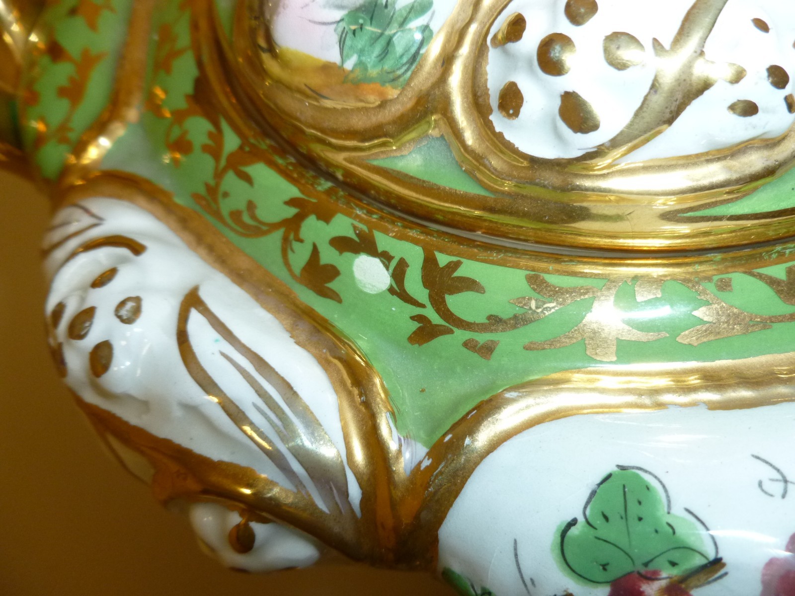 Vintage Handpainted Capodimonte Italy High Relief Bon Bon Dish w/ Cherubs