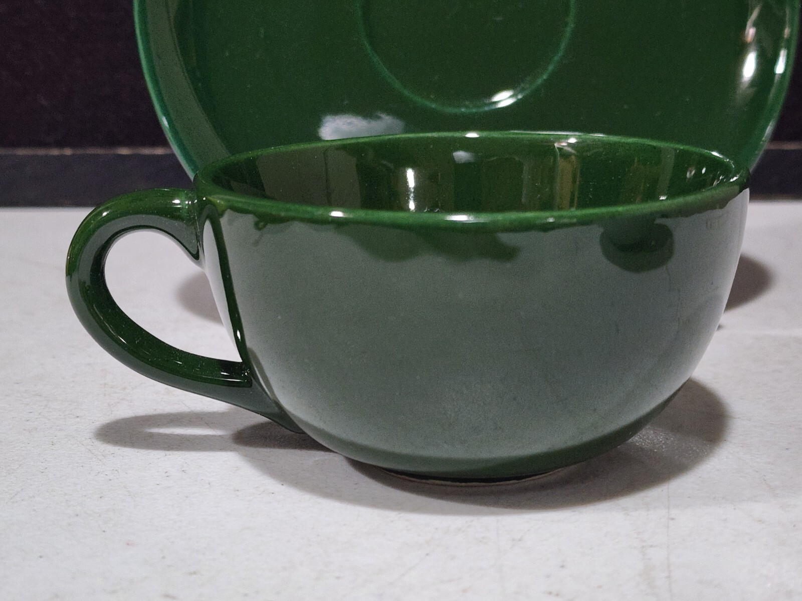 HOLLYDALE HUNTER/FOREST GREEN Malibu Modern Pottery Tea Cup & Saucer Set