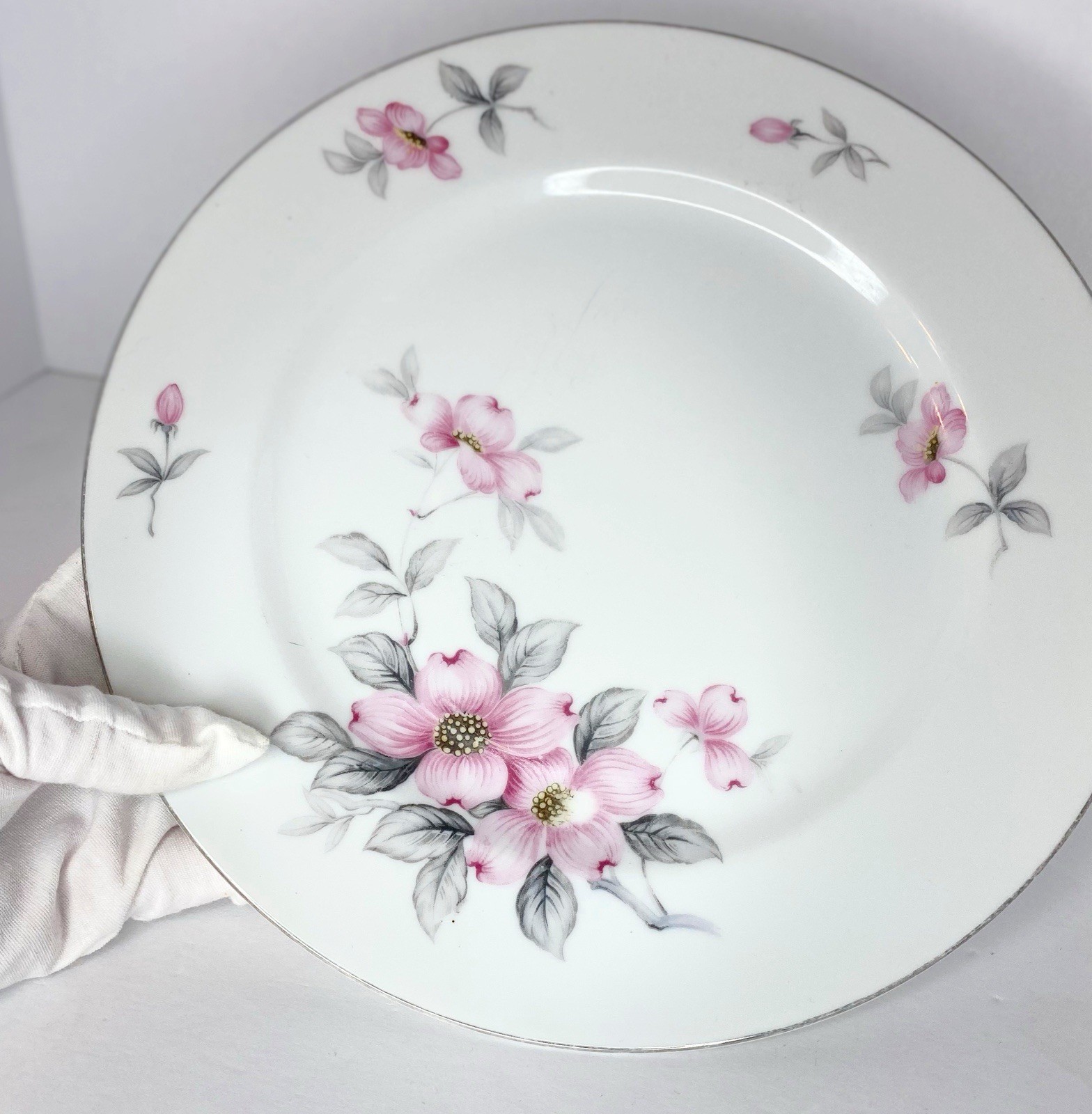 Harmony House “Dogwood” by Seyei Bone China Plates. Japan. Vtg.