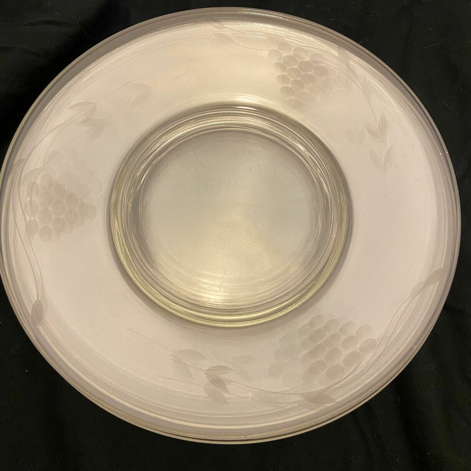 #4117 Etched clear glass Vtg salad plates grapevine pattern