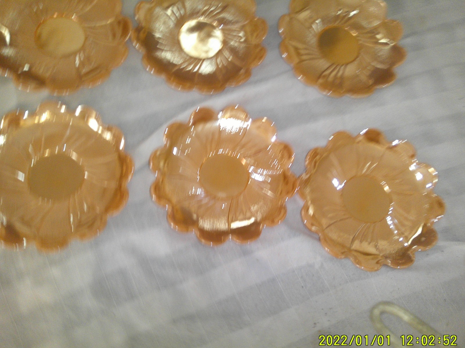 SET OF 6 VINTAGE MILK GLASS SAUCERS GOLD LUSTER COAT FLOWER LOOK