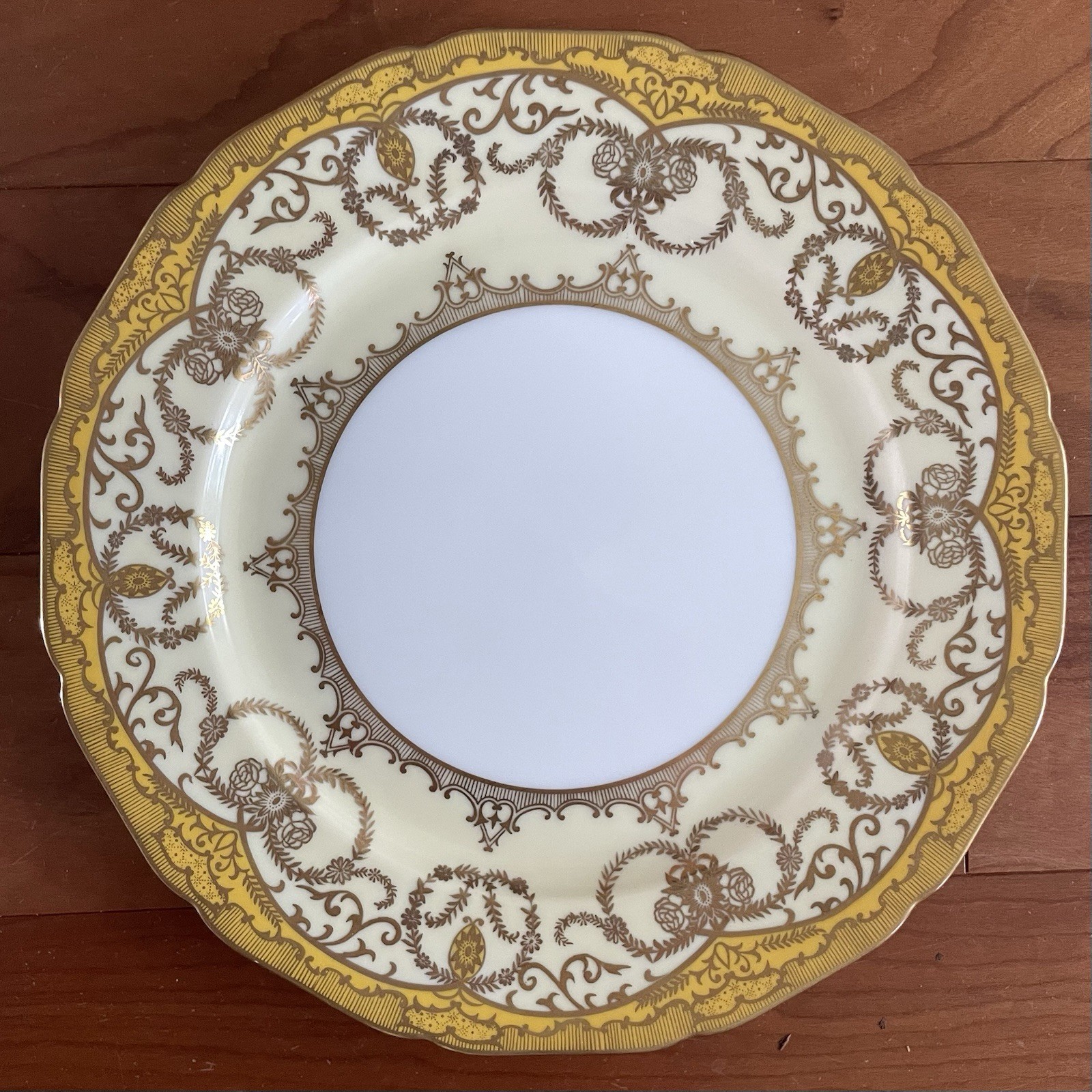 Vtg Collection of 5 Elegant Gold Floral Plates Wall Collage Decor Display Wreath