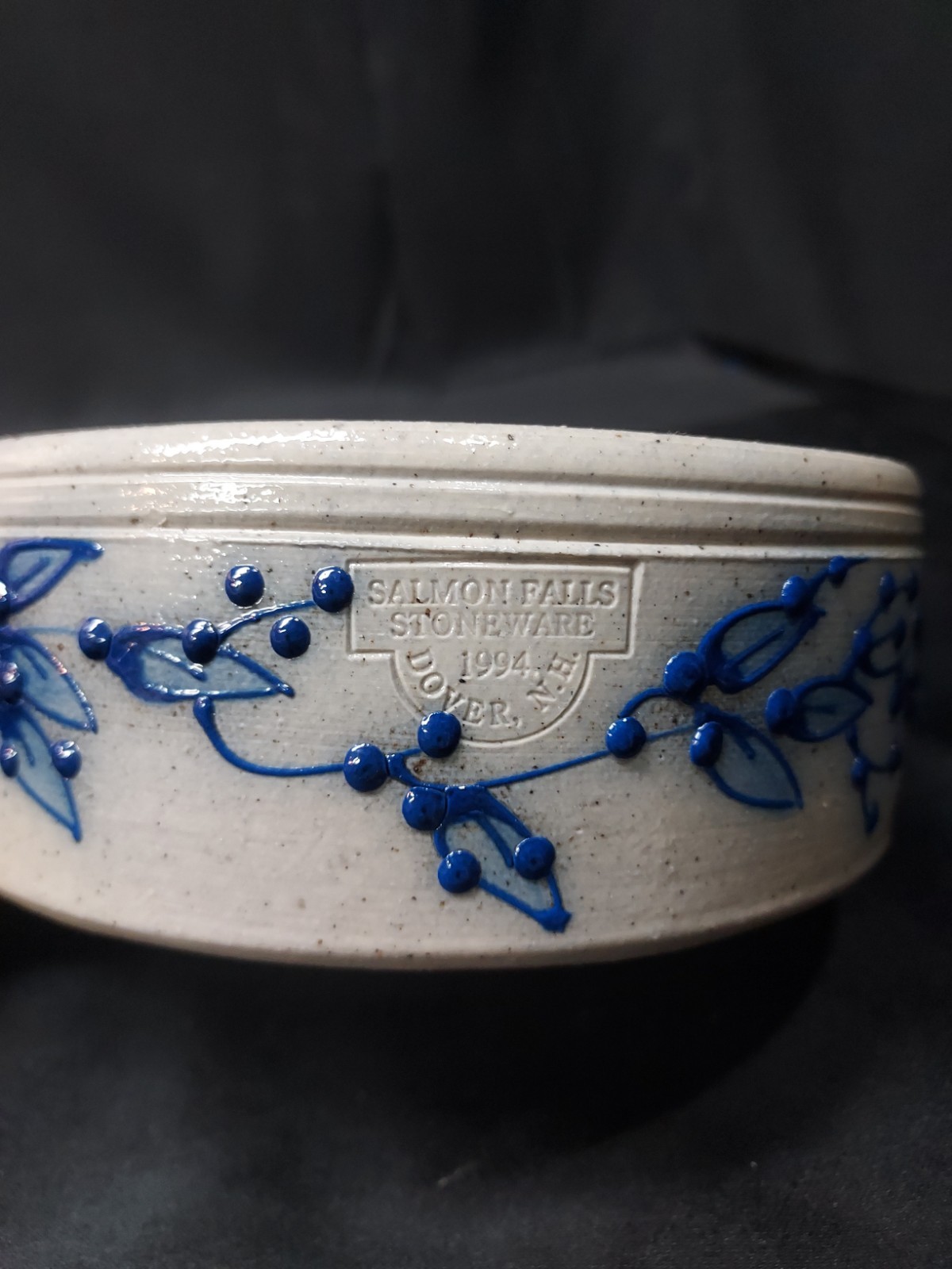 RARE Salmon Falls Stoneware Blueberry Vine 1994 Salsa Dip Bowl Signed Dover NH