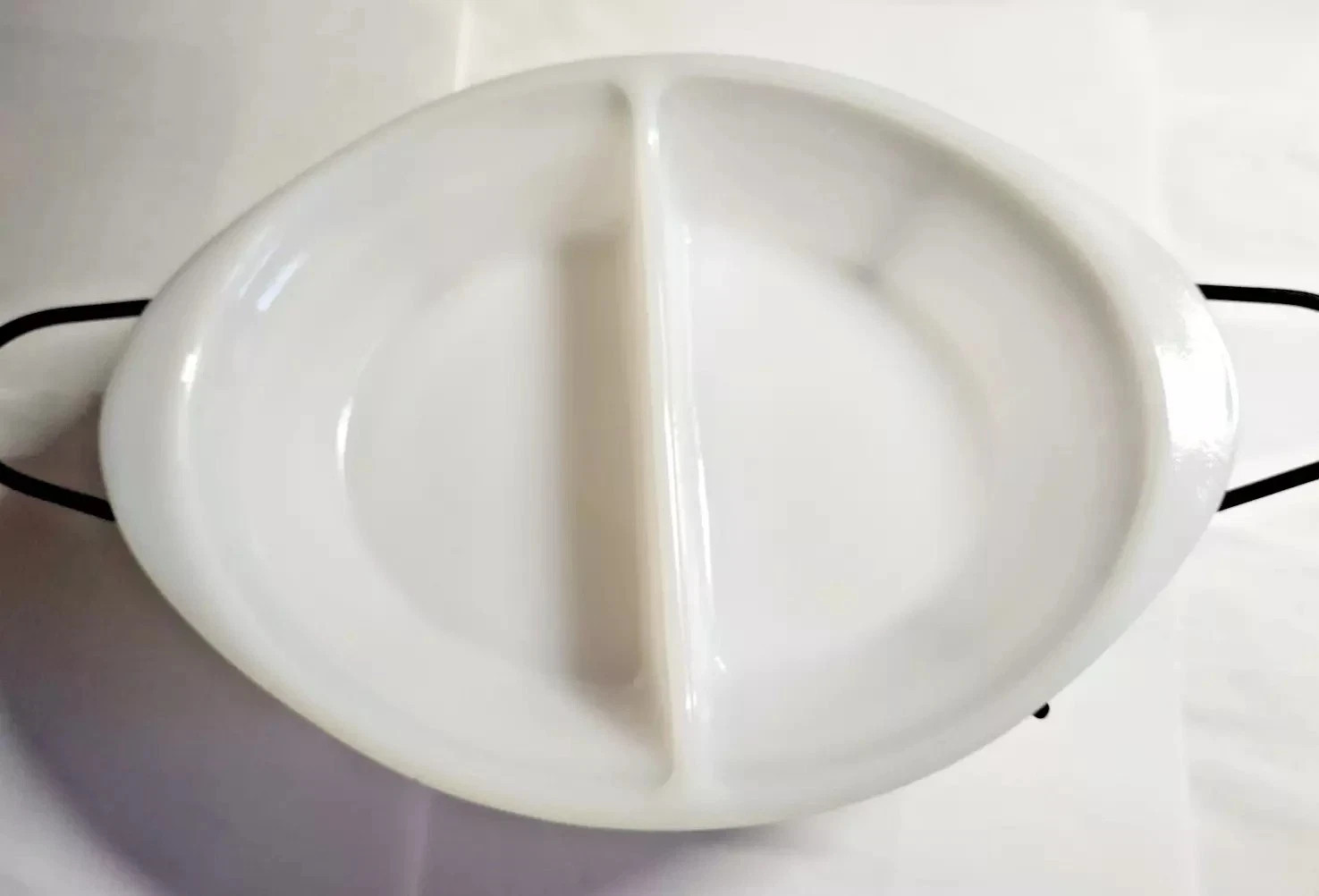 Vintage GLASBAKE J-239 WHITE Divided Oval CASSEROLE DISH & METAL SERVING STAND