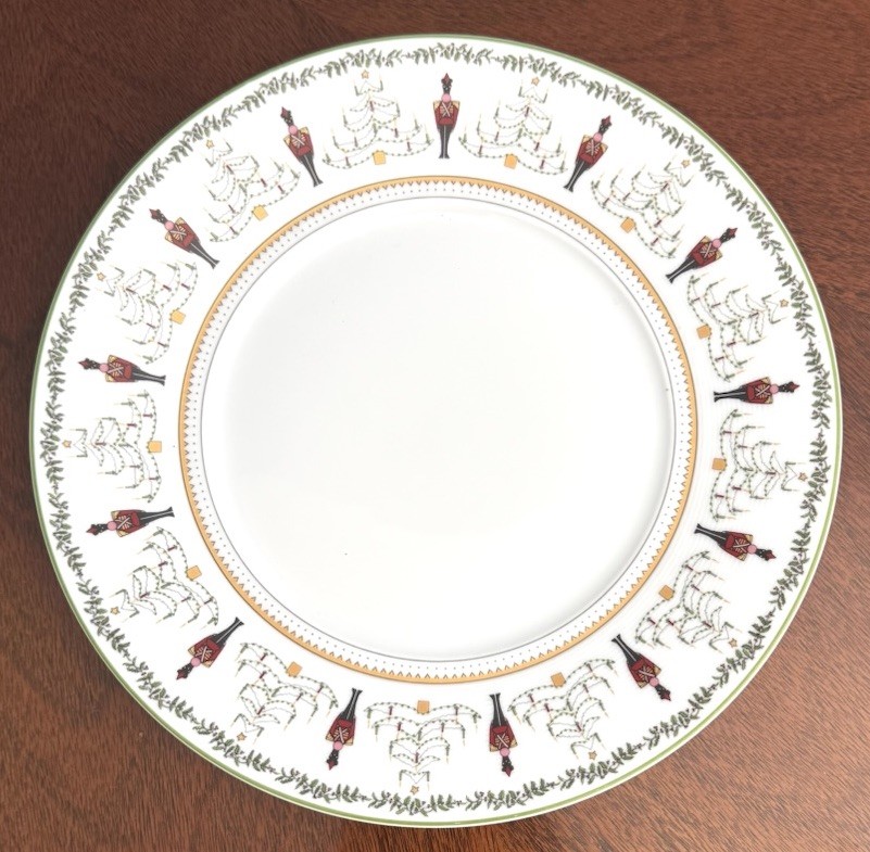 Bernardaud Grenadiers DINNER PLATE 10 1/4″ Happy Holiday QUANTITY AVAILABLE