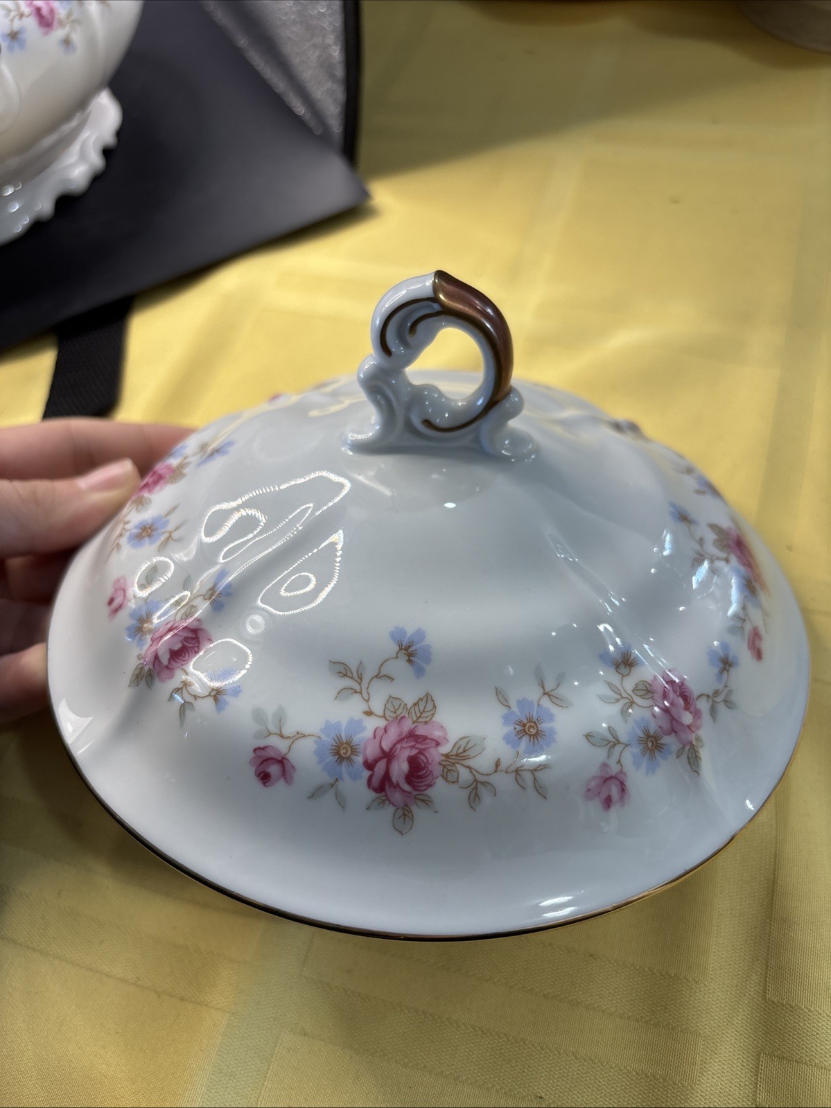 VINTAGE EDELSTEIN MARIA THERESIA FLORENCE FOOTED COVERED VEGETABLE TUREEN