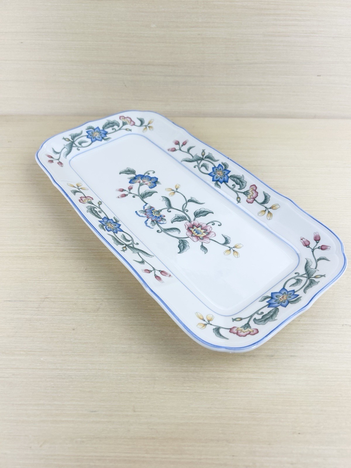 Villeroy & Boch Delia Sandwich Tray Vitro Porcelain 12 3/8 in X 6 3/8