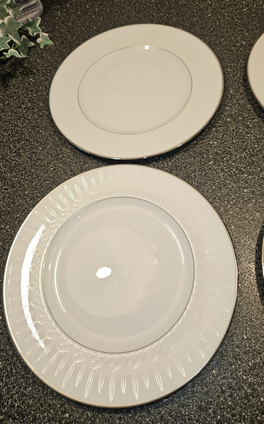 WATERFORD LISMORE Platinum China Set of 4 Dinner Plates 10.75″ – ELEGANT
