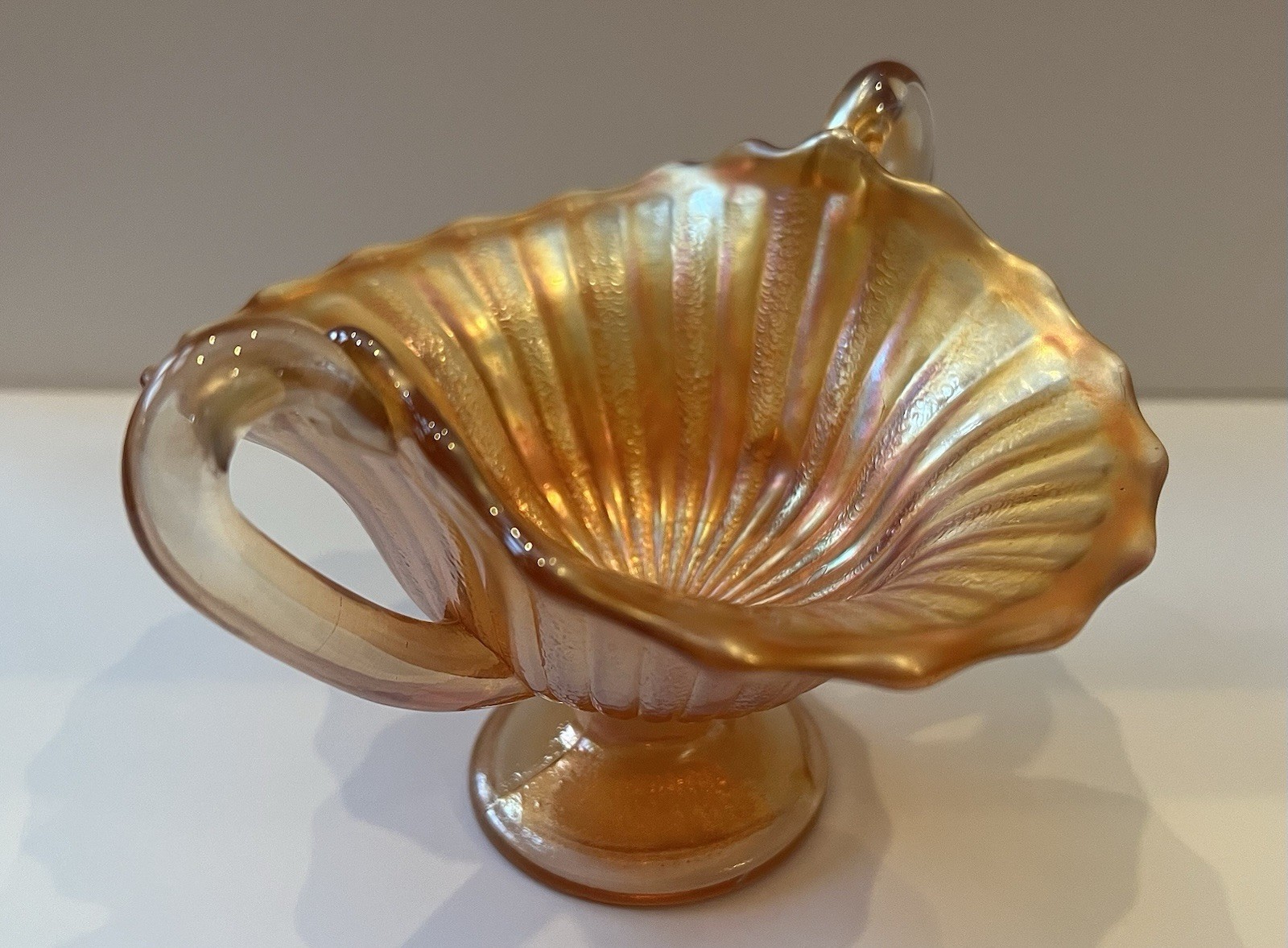Antique Imperial Marigold Carnival Glass Stippled Rays Bowl UV Reactive 5.75″
