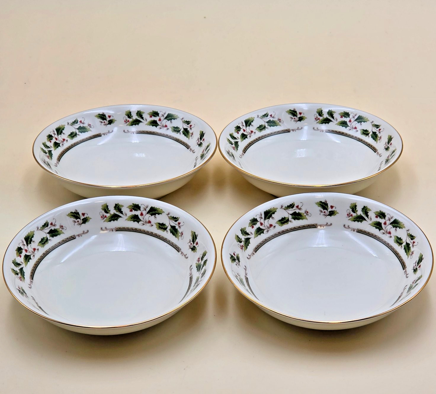 Royal Limited Holly Holiday 5.5″ Porcelain Fruit Bowls Set 4 Christmas Gold Trim