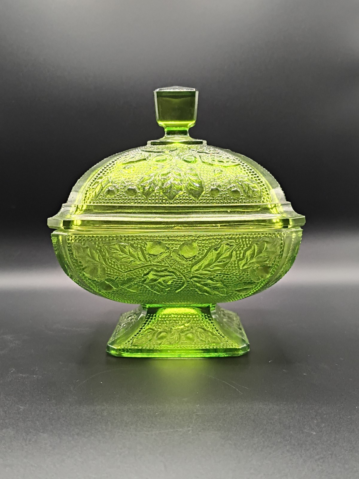JEANETTE GLASS Green Oak and Acorn Pattern Lidded Vntg W/Uranium Or Maganese