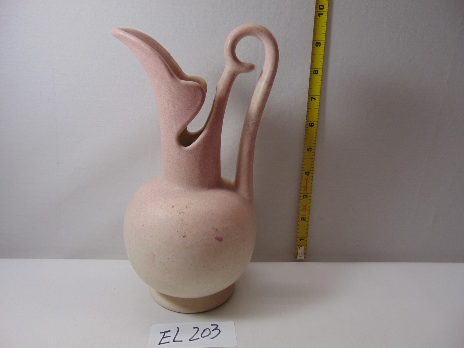 VINTAGE NILOAK PITCHER OZARK ART POTTERY ART DECO PINK & WHITE 9 1/4″ Tall