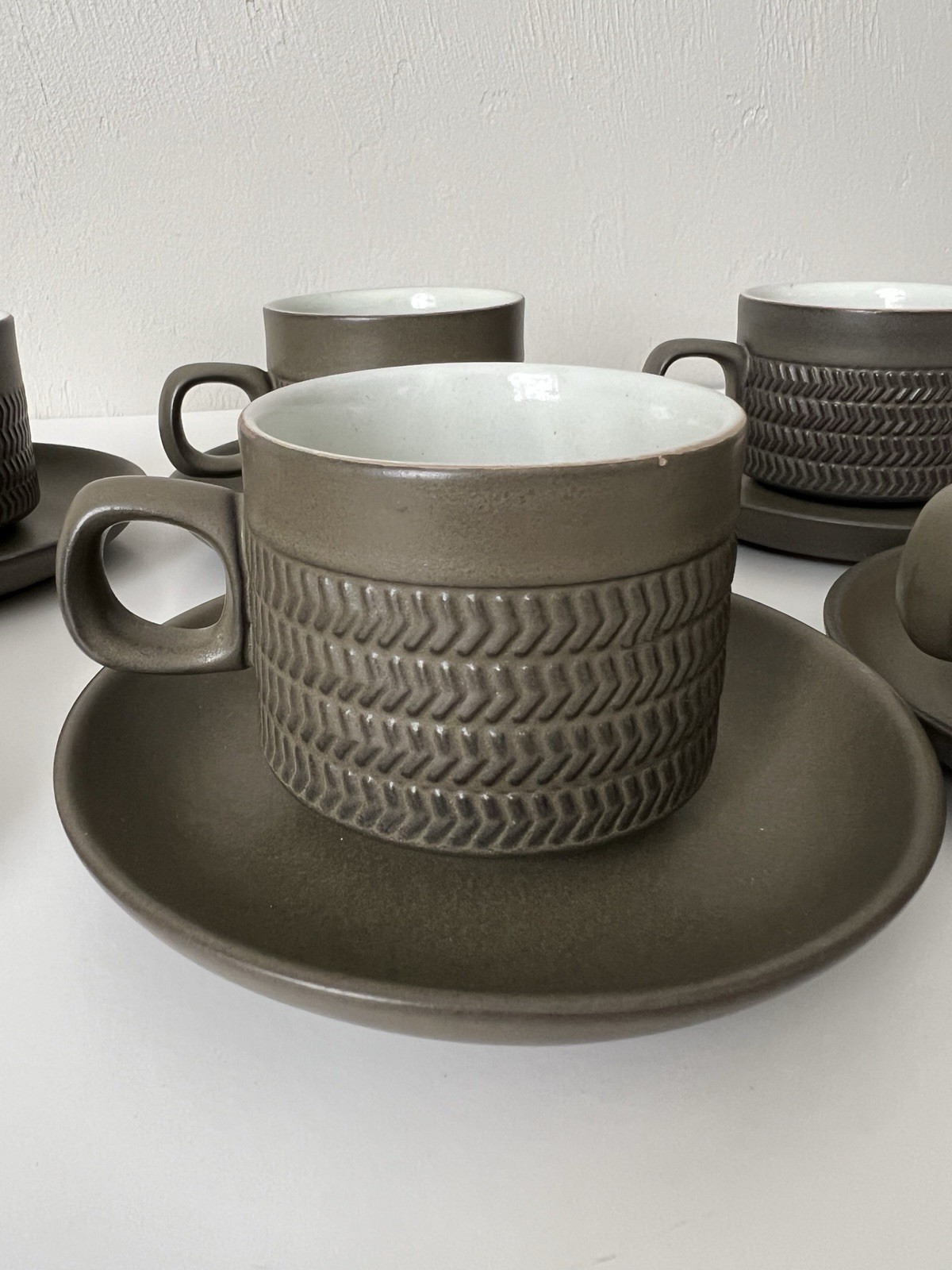 Denby Langley Camelot Stoneware Chevron Dark Olive Green Cup & Saucers Set Of 6