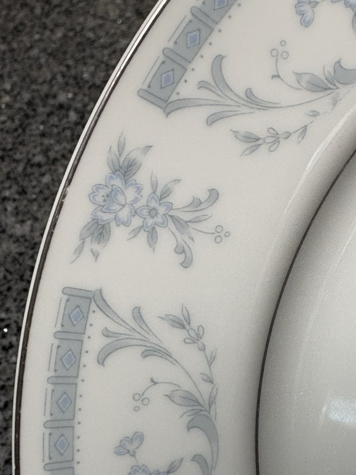 1985 Sheffield Blue Whisper Porcelain Fine China Dinner Plate Japan