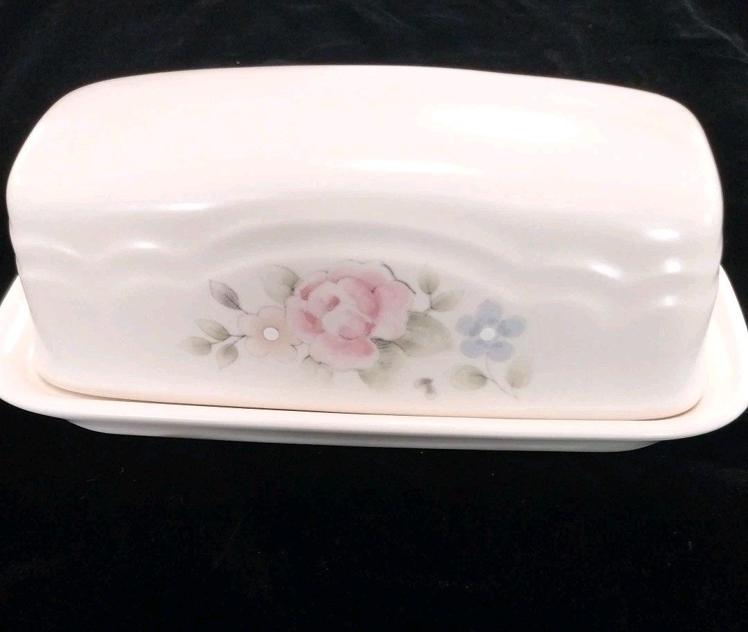 Vintage Pfaltzgraff Tea Rose 1/4 lb. Stick Covered Butter Dish 7″ EUC