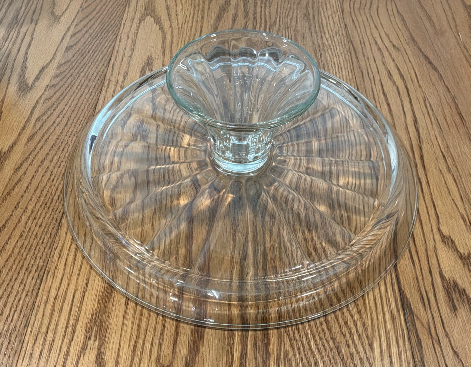 VTG Indiana Glass Elegance, Footed Cake Plate W/ Dome 13” D Sencile Snowflakes