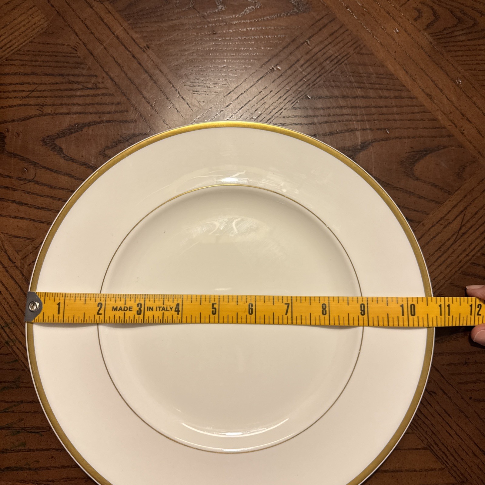 7 Royal Doulton Fine China ‘Alice’ 10.5 Inch Dinner Plates Made In England Set