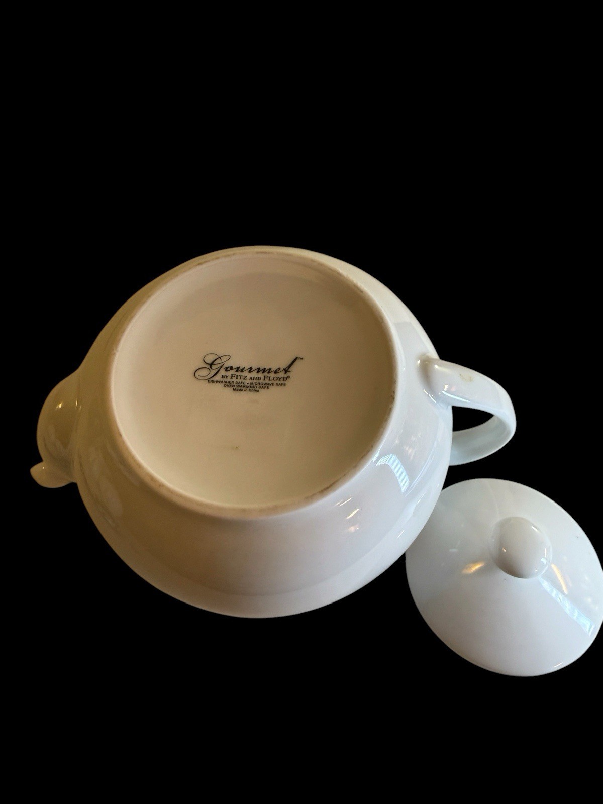 Gourmet by Fitz and Floyd Classic White 4.5″H Teapot and Lid 9.5″ long