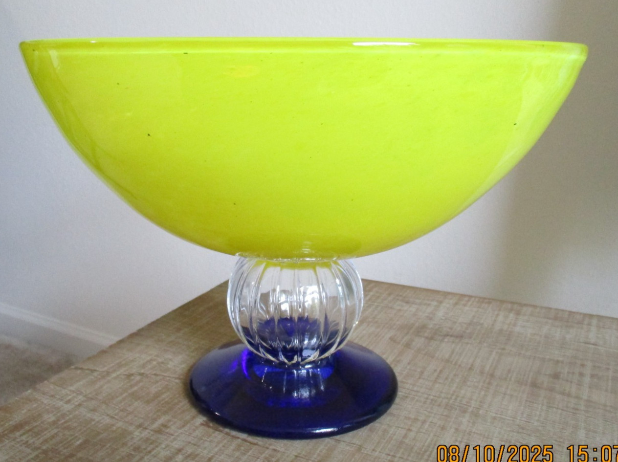 Gunnel Sahlin Kosta Boda Art Glass Bowl Fruit Footed Stemmed