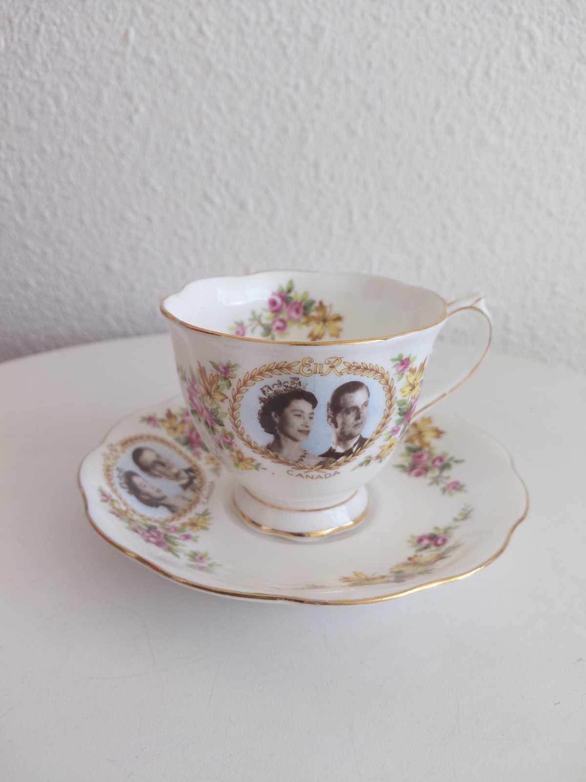 Royal Albert England Commemorative Royal Visit 1959 Canada Cup/Saucer Set READ!