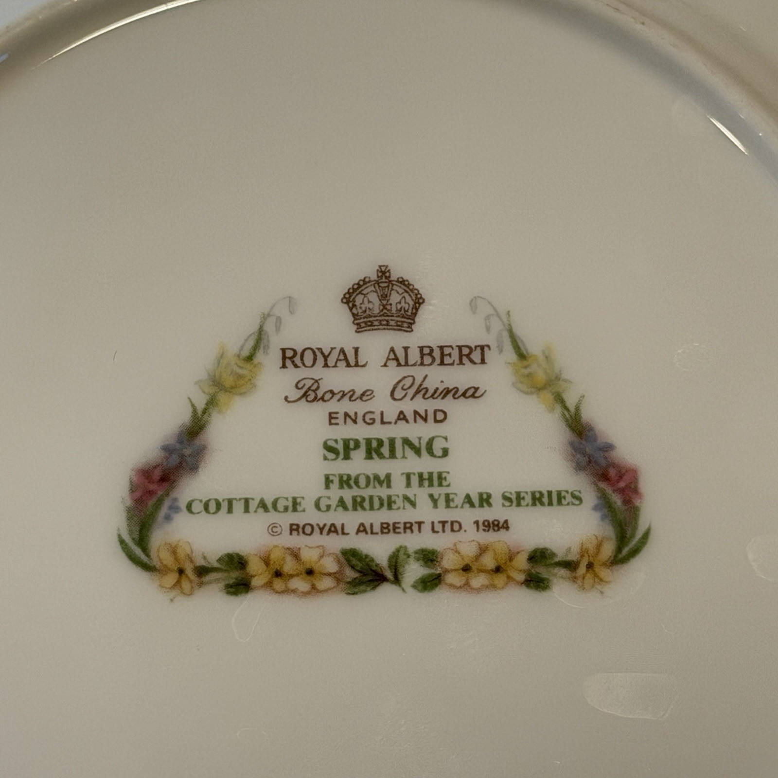 Royal Albert SPRING Cottage Garden Year Series 1984 Collector 6 1/4” Plate