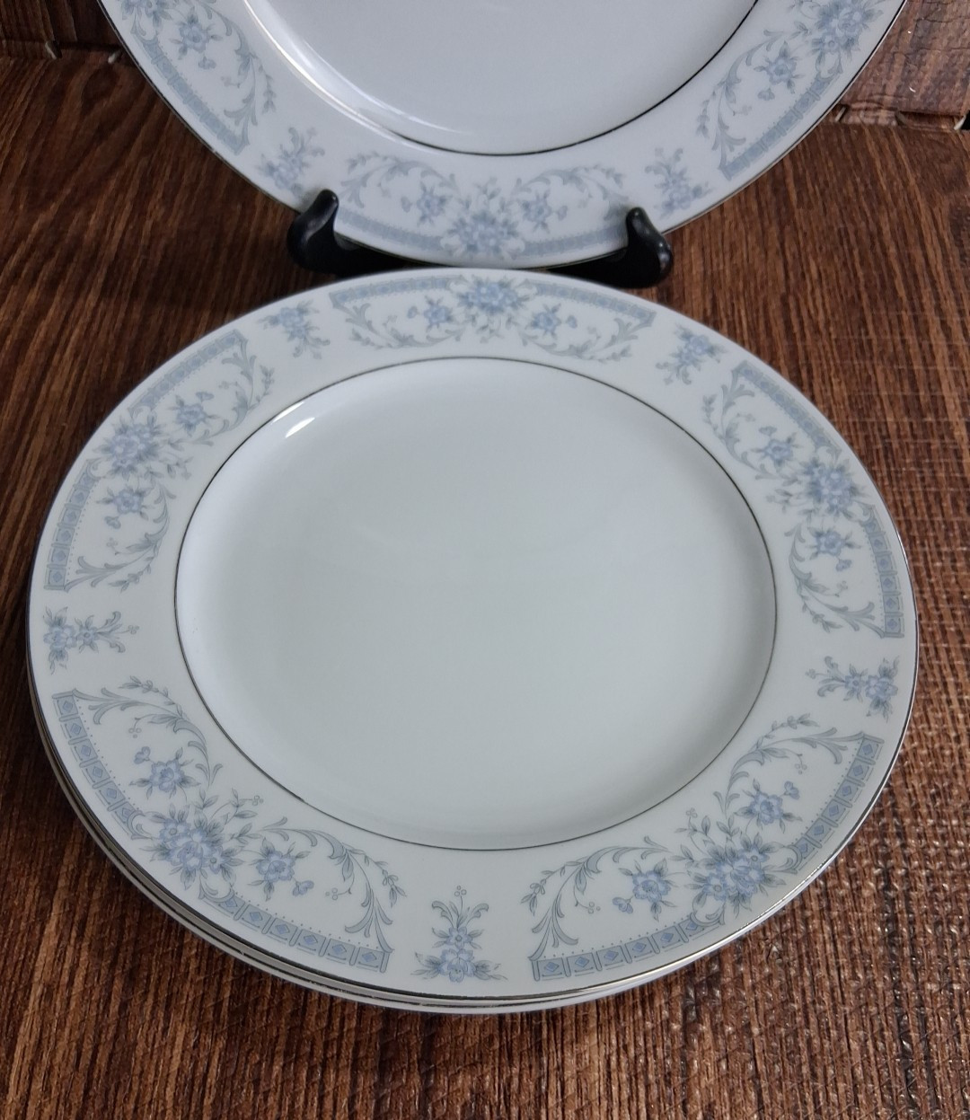 Sheffield Blue Whisper Fine China Finner Plates Japan 10 1/4″ Set of 4