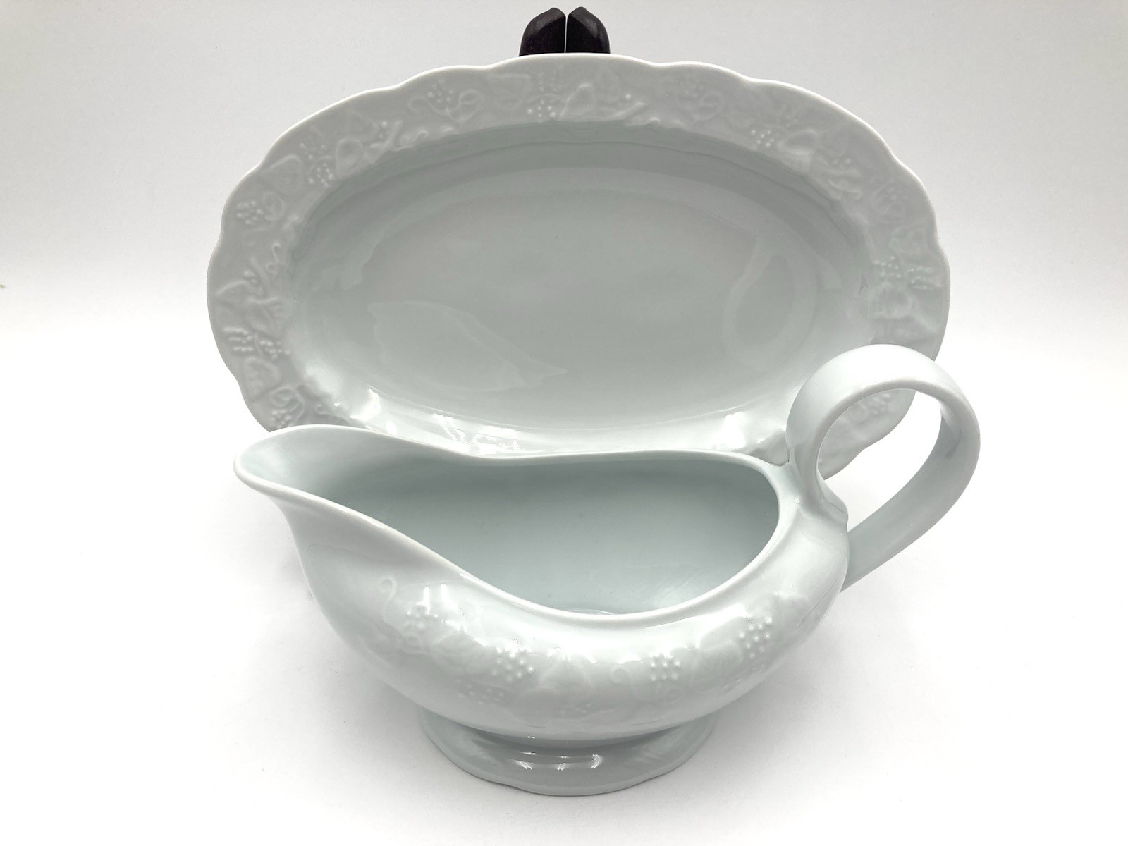 Dansk Gravy Boat & 10” Tray Ivy Embossed Fruit and Leaves White 2 Pc Vtg Set