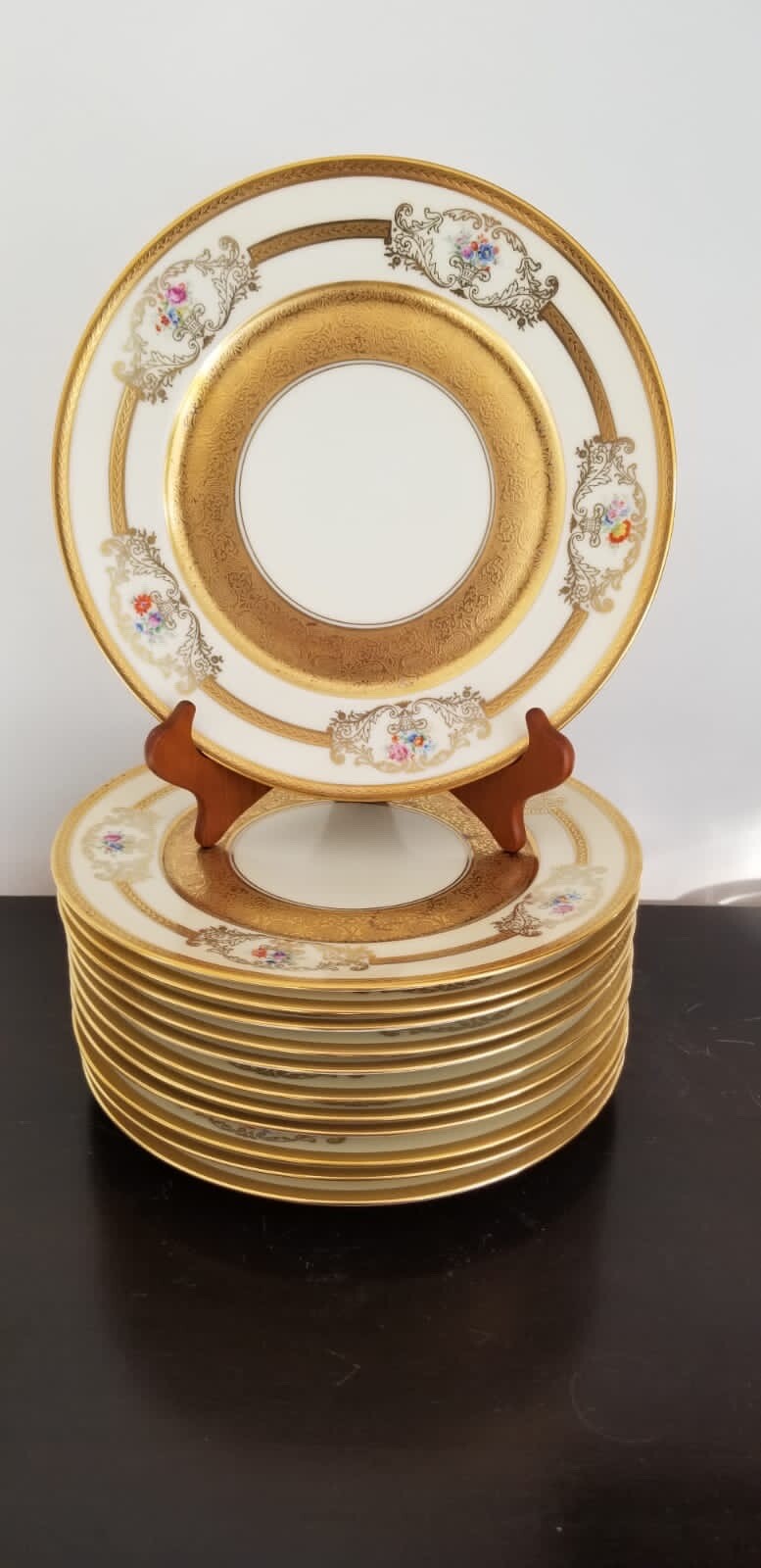 Set Of 12 Bohemian Gilt Porcelain Czeck Dinner Plates e/ Floral Design D 11”