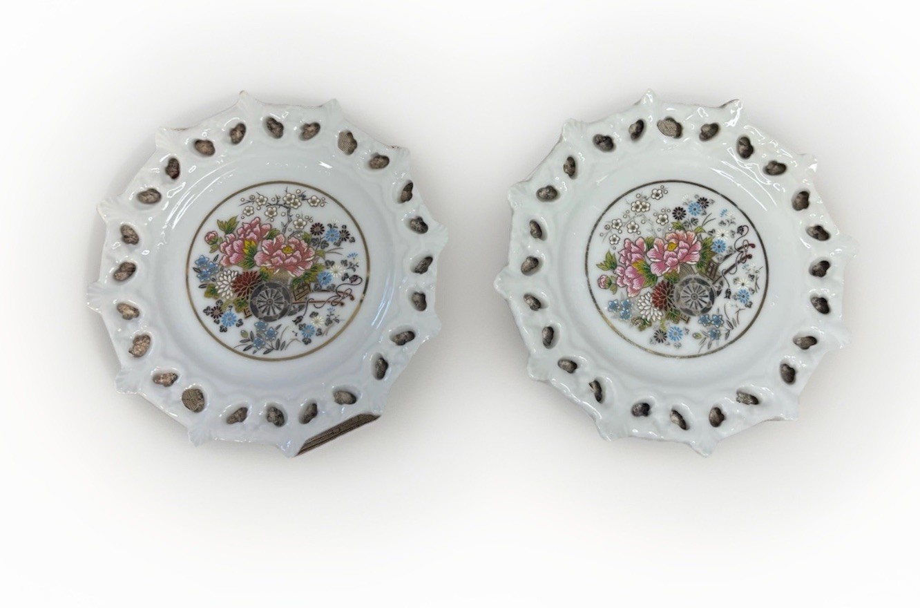 Vintage Floral Decorative Wall Plates Porcelain Japan Lattice Style Rim Set Of 2
