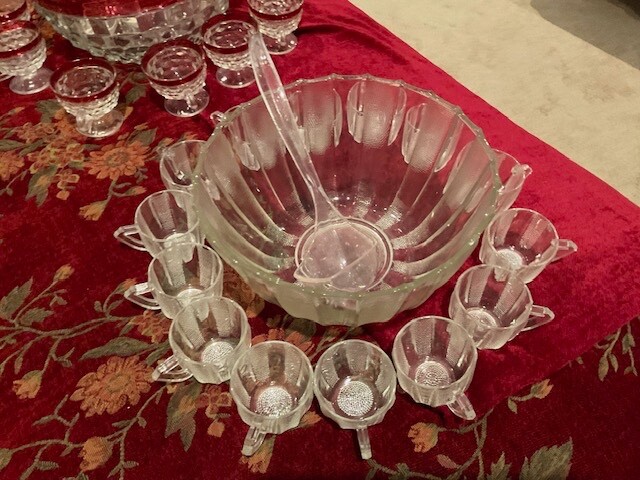 VINTAGE JEANETTE CLEAR GLASS PUNCH BOWL SET – Punch Bowl, Ladle & 13 Cups