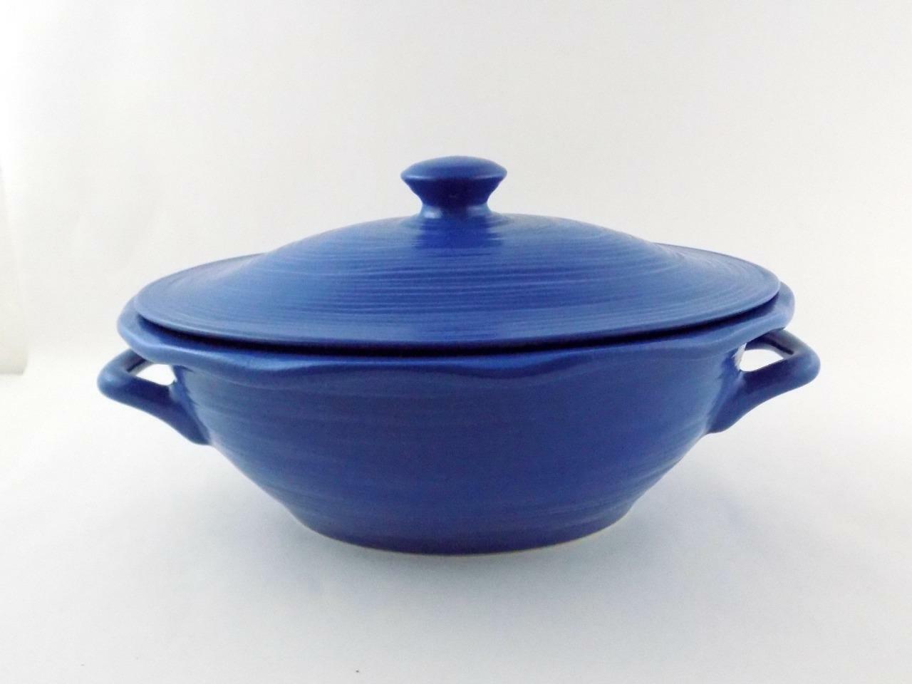 CorningWare Stoneware 2 QT Casserole Dish with Lid Blue Outer White Inner V GOOD