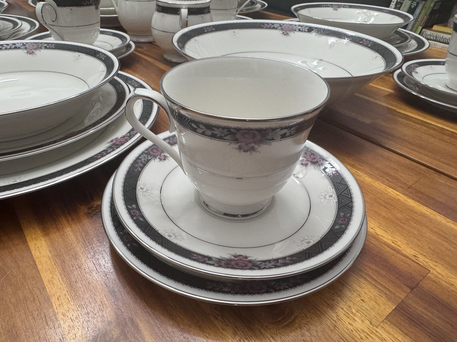 81pc NORITAKE IVORY CHINA ETIENNE 7260, TWELVE 6 PIECE PLACE SETTINGS JAPAN MINT