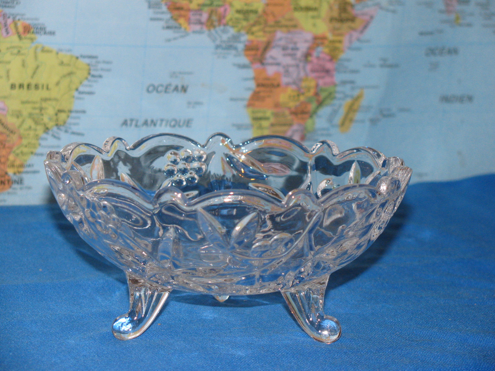 FOOTED GLASS CANDY DISH 5.25″ IN DIA – 2.5″ IN HIGH (13cm x 6cm) ***BRAND NEW***