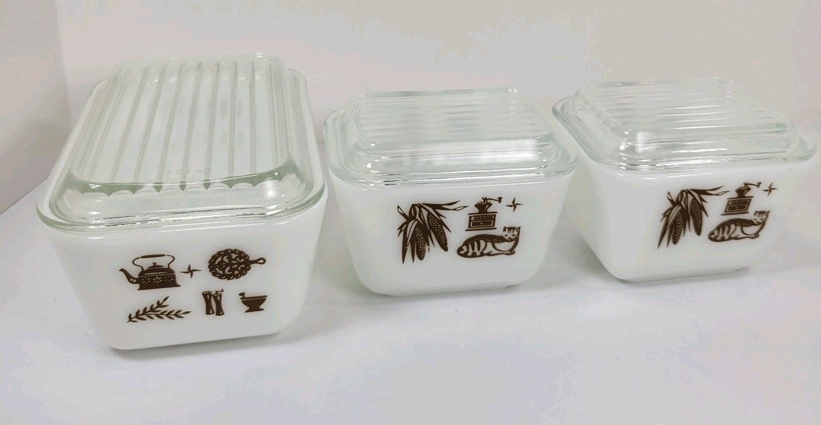 Vintage Pyrex Early American Pattern Refrigerator Set 3 Dishes w/Lids 501 & 502