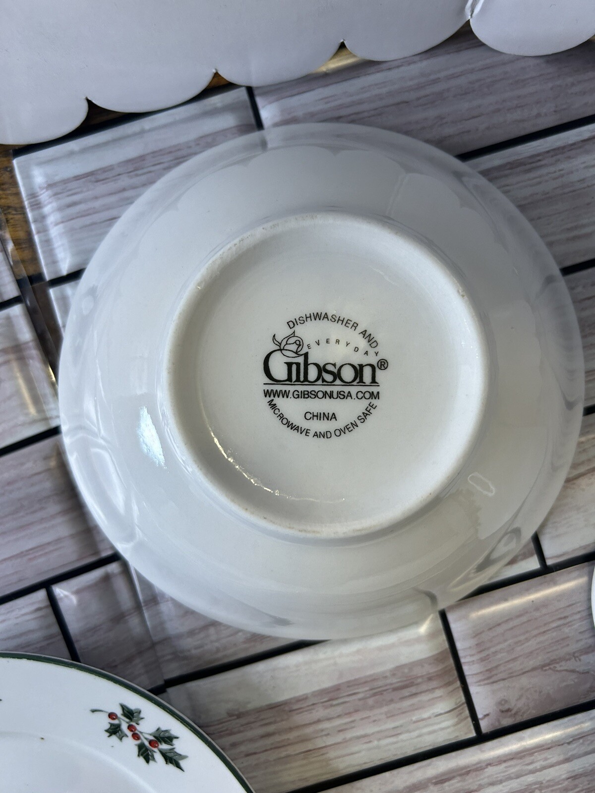 Everyday Gibson 15pc Noel Morning Durable Stoneware Set-2006-Service for 4-Used
