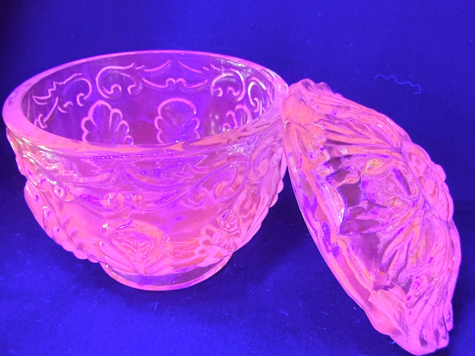 Teal Green Vaseline Uranium glass covered candy dish coffee sugar jar powder box