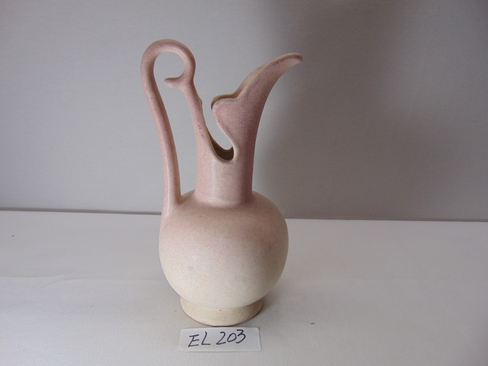 VINTAGE NILOAK PITCHER OZARK ART POTTERY ART DECO PINK & WHITE 9 1/4″ Tall