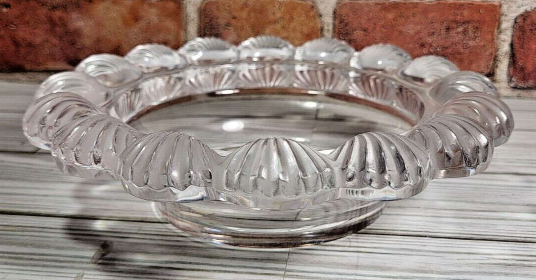 Beautiful Lalique France Crystal Pornic Glass Scalloped Shell Candy Bowl Signed