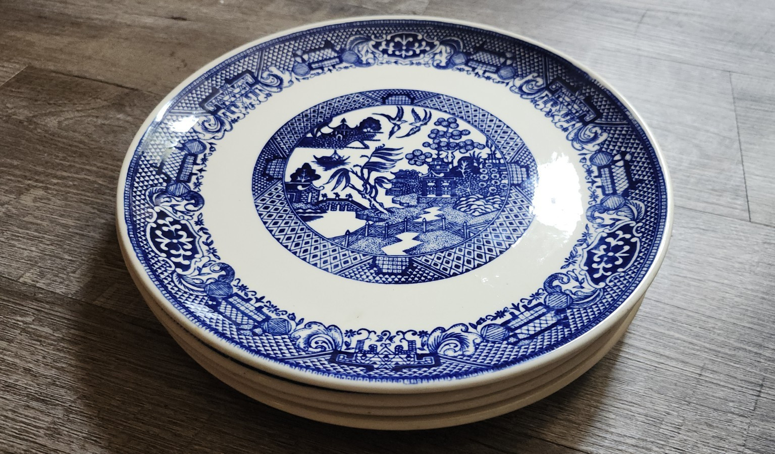 Set of 4 Vintage Blue Willow Dinner 9.75” Plates Blue & White Unmarked Vintage