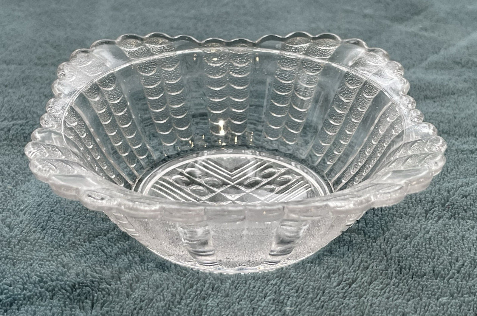 BRYCE BROTHERS EAPG PRESSED GLASS FISH SCALE SQUARE BOWL CIRCA 1888 BERRY BOWL