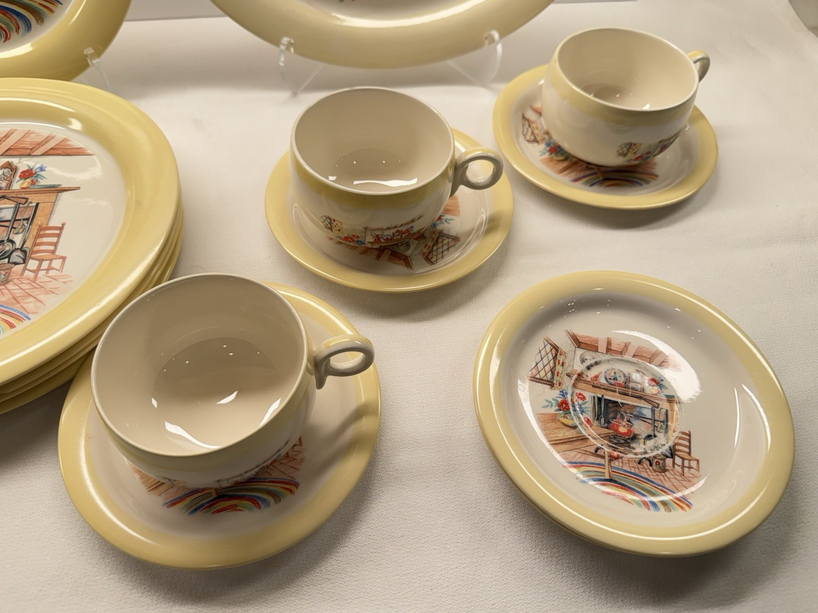 26pc Homer Laughlin Eggshell Colonial Kitchen Hearth Yellow Rim 1941 Swing Set