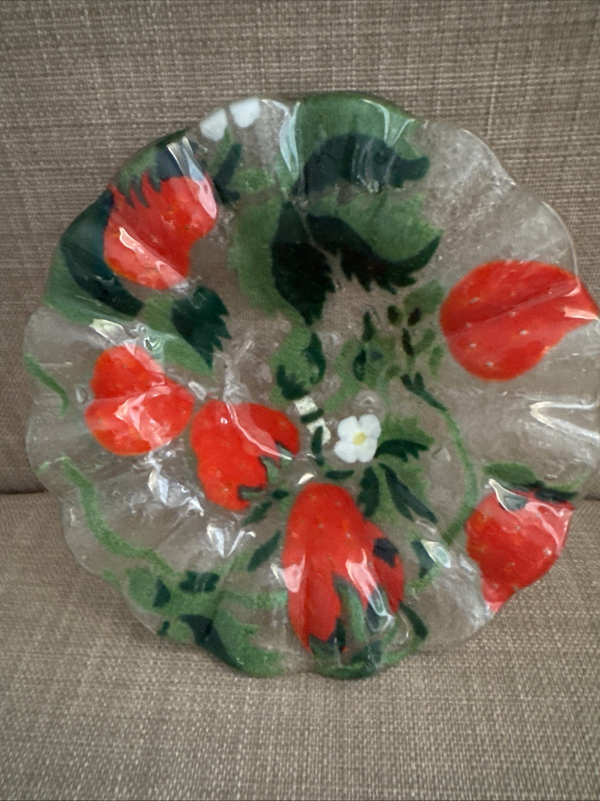 Sydenstricker Strawberry Fused Art Glass Ruffled Edge Small Bowl Pristine