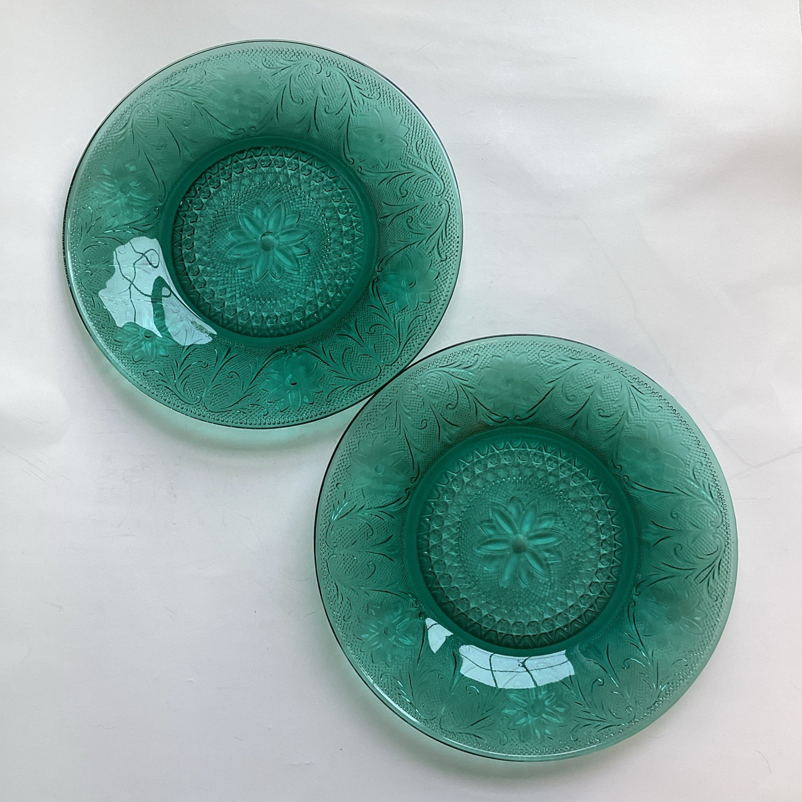 Vintage Indiana Glass Tiara Sandwich Spruce Green Dinner Plates 10-3/8” Set Of 2